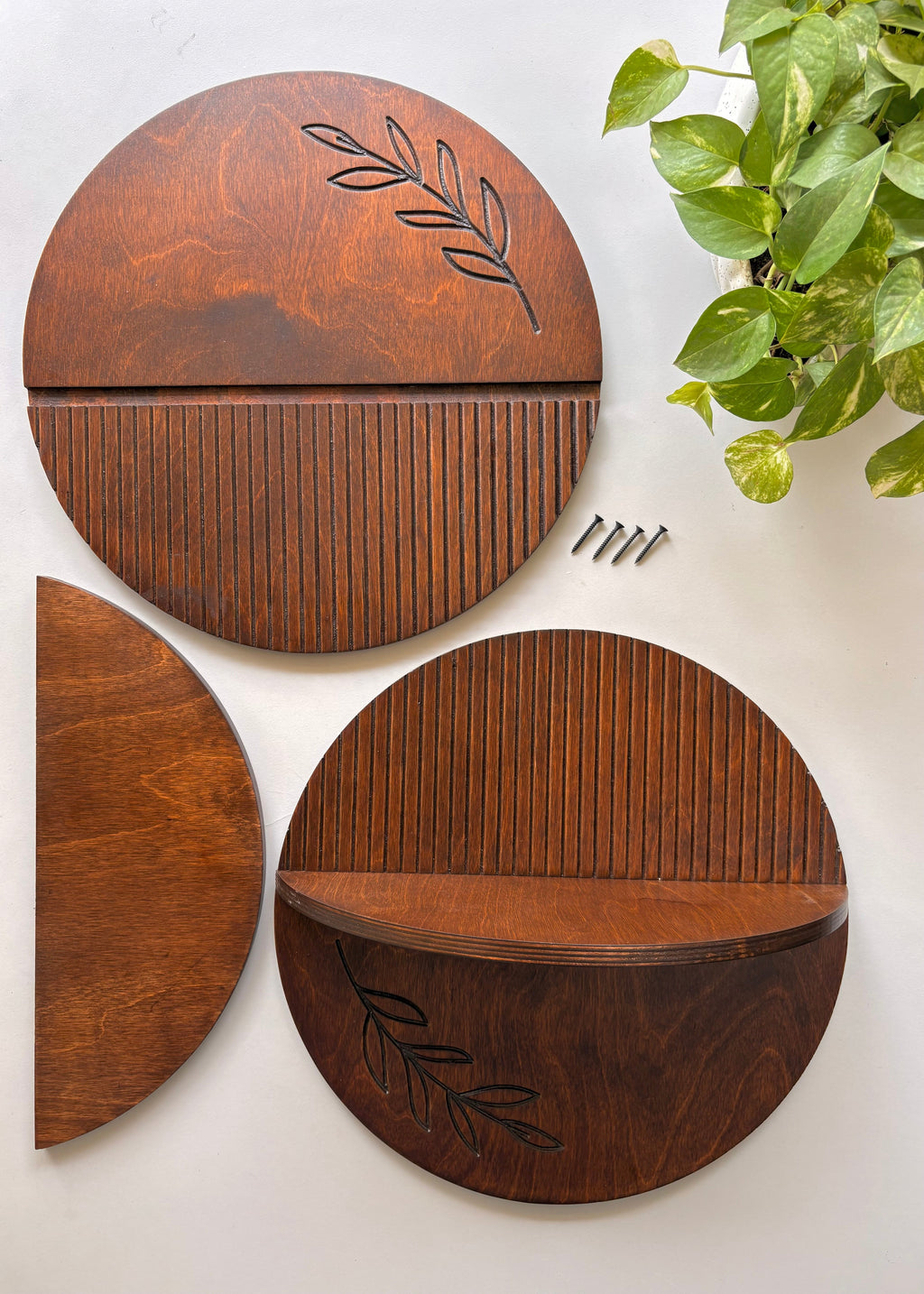 Leafline – Wooden Round Leaf Wall Shelf Set of 2