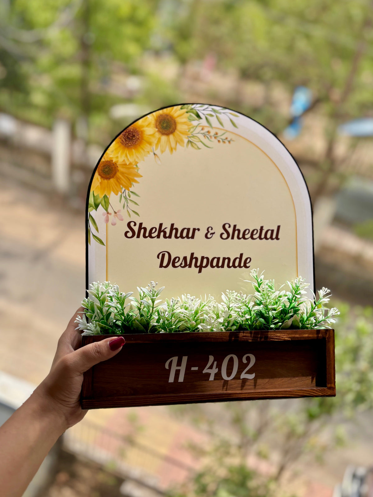 Sunshine Arch Planter Name Plate