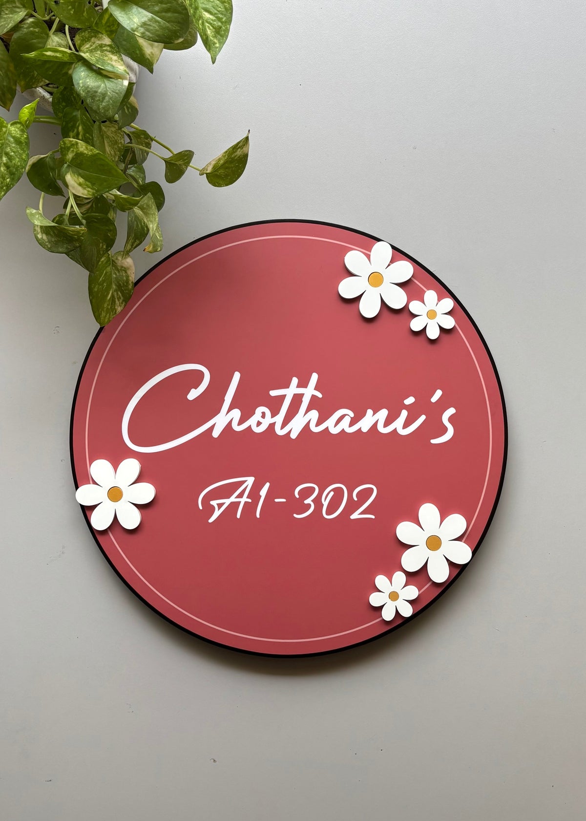 Daisy Round Name Sign